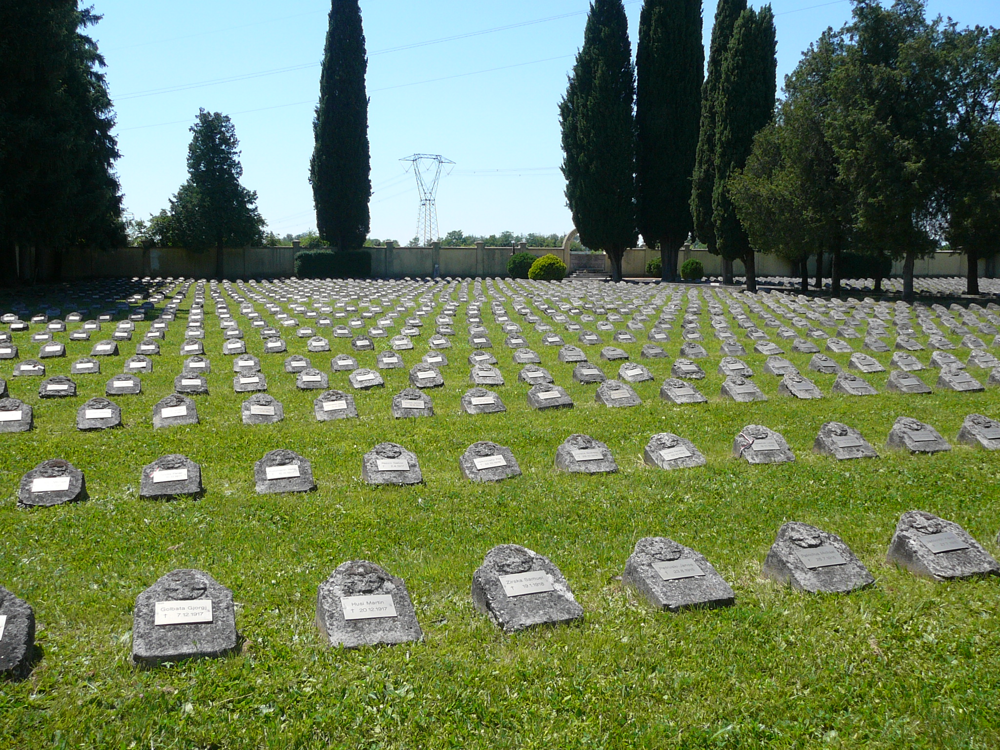 osztrák-magyar I. világháborús temető Sagradoban.JPG